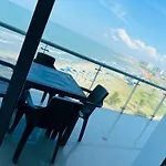Amazing Beachfront! 5M Wall City, Infinitypool,Gym