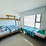 Amazing Beachfront! 5M Wall City, Infinitypool,Gym